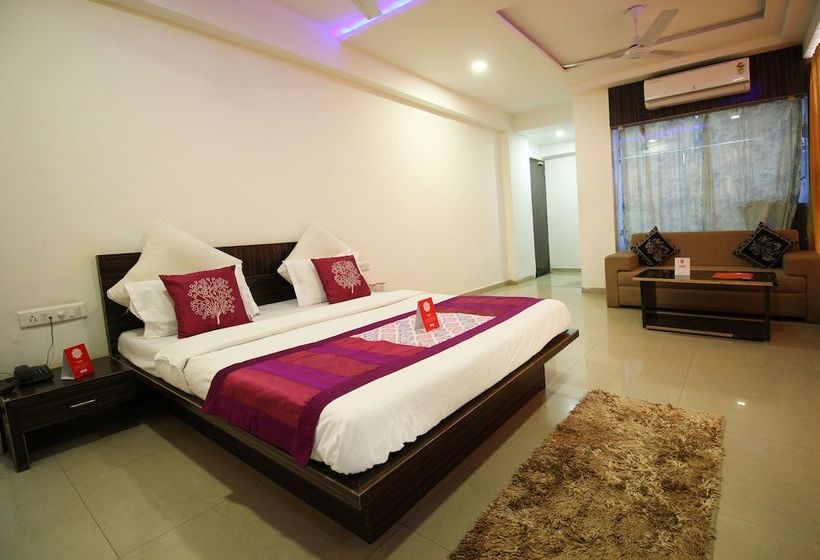 Oyo 5122 Hotel Midway Residency