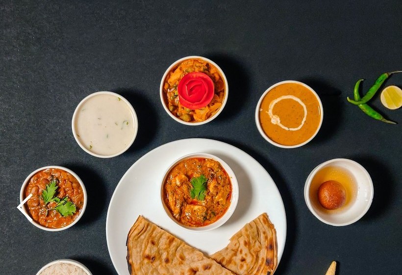 Oyo 5122 Hotel Midway Residency