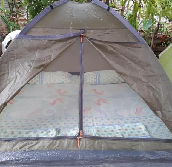 הוסטל Hostal Villa Cecilia