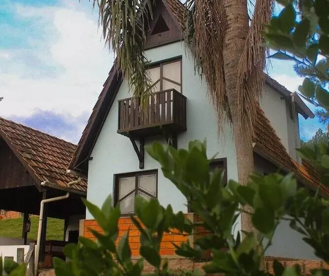 Retkeilymaja Pousada Scursel