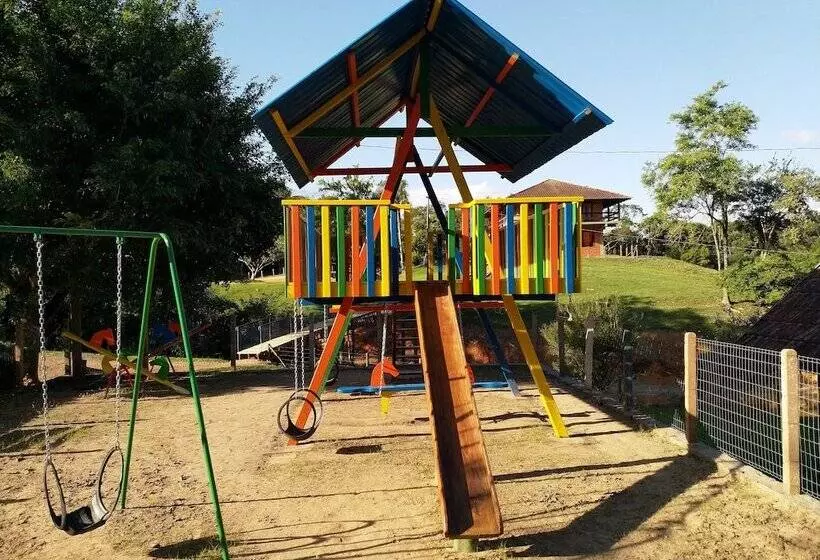 Retkeilymaja Pousada Scursel