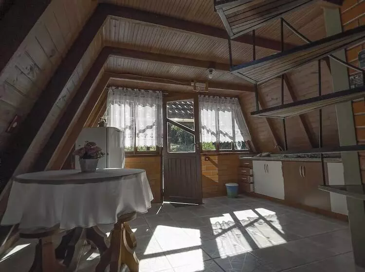 Retkeilymaja Pousada Scursel