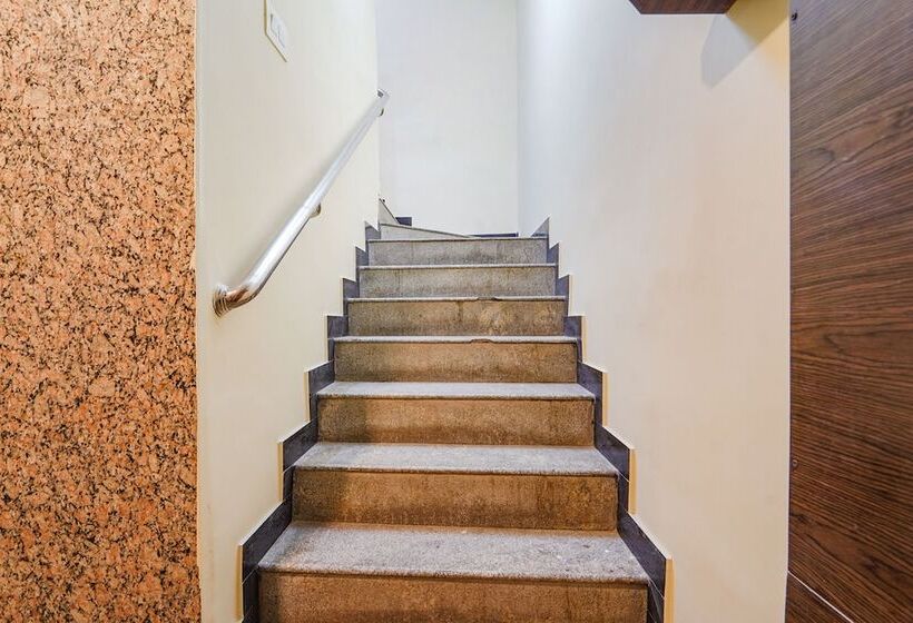 Fabhotel Hr Residency