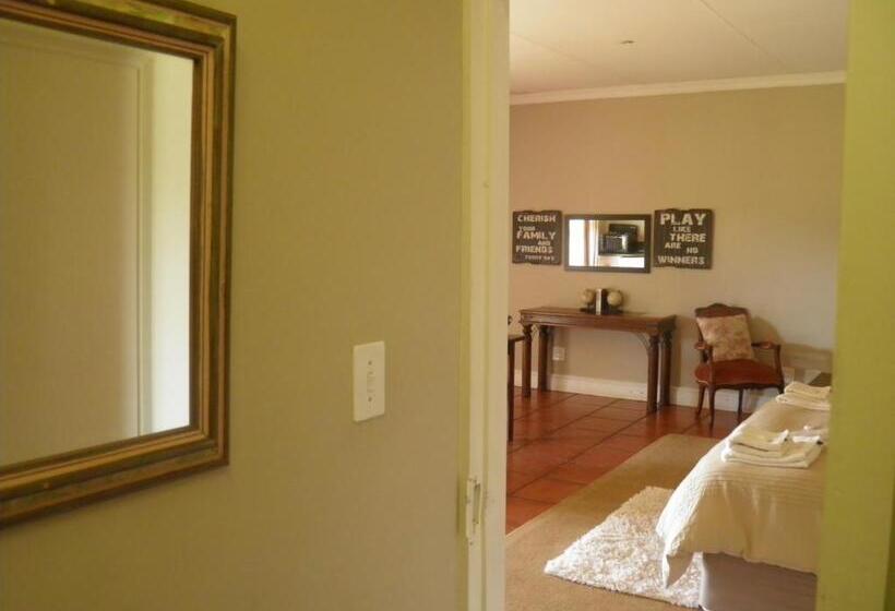 Отель Long Creek Lodge