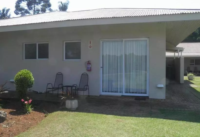 هتل Long Creek Lodge