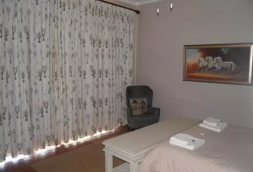 هتل Long Creek Lodge