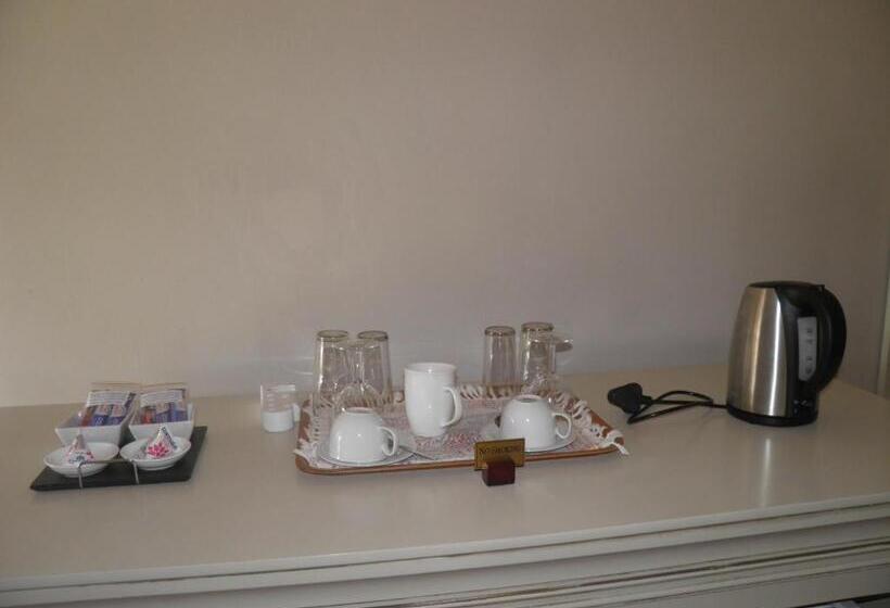 Отель Long Creek Lodge