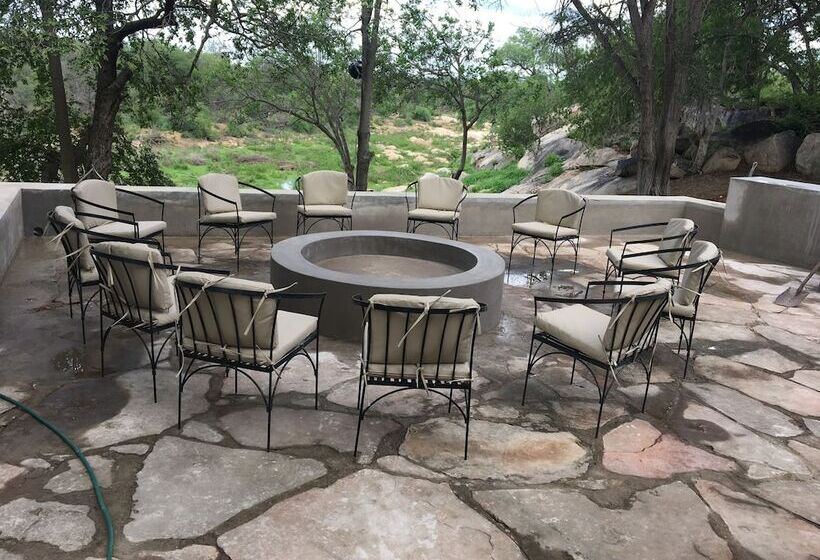 تختخواب و صبحانه Bosbok Lodge