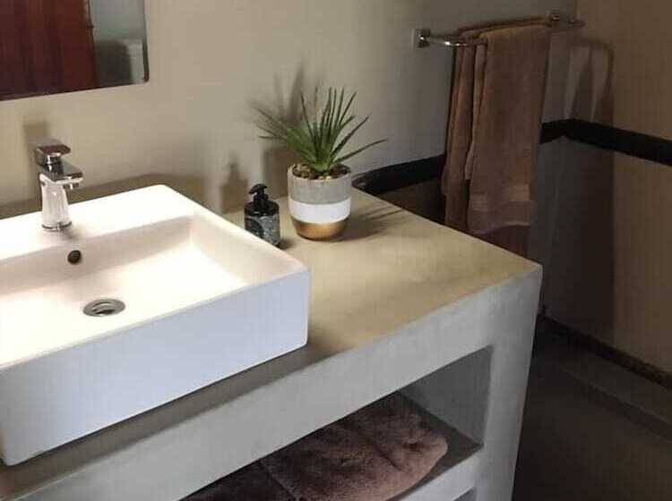 تختخواب و صبحانه Bosbok Lodge