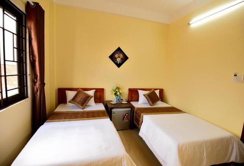 تختخواب و صبحانه Guest House Maika