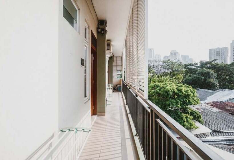 بنسيون Reddoorz Plus Near Semanggi