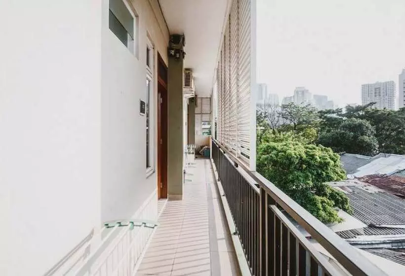 Majatalo Reddoorz Plus Near Semanggi