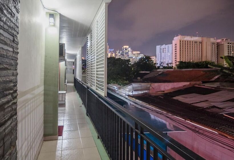 بنسيون Reddoorz Plus Near Semanggi