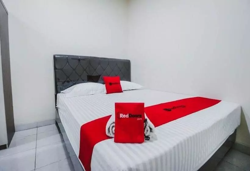 Majatalo Reddoorz Plus Near Semanggi