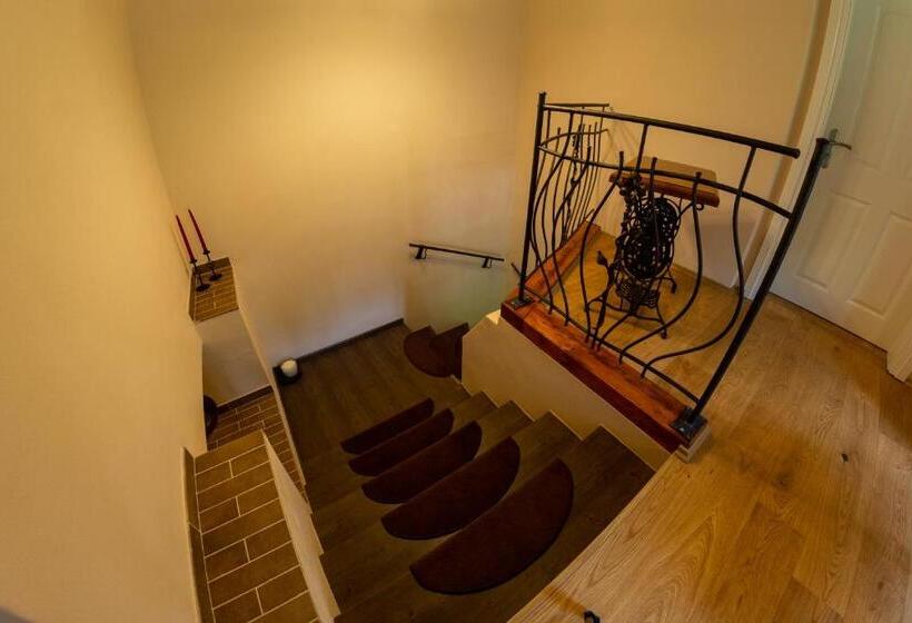 بنسيون Villa Jana