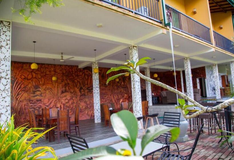 مبيت وإفطار Laluna Eco Resort Pvt Ltd