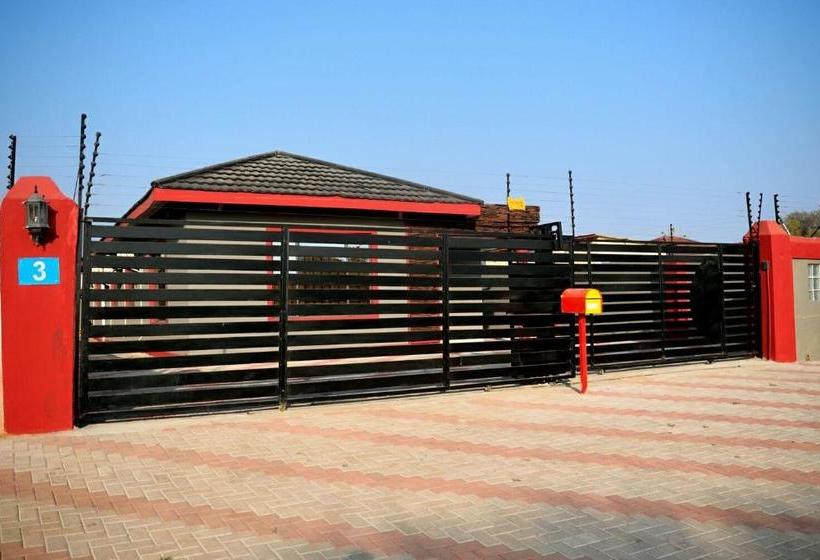 تختخواب و صبحانه Mathlyn Guesthouse Gaborone