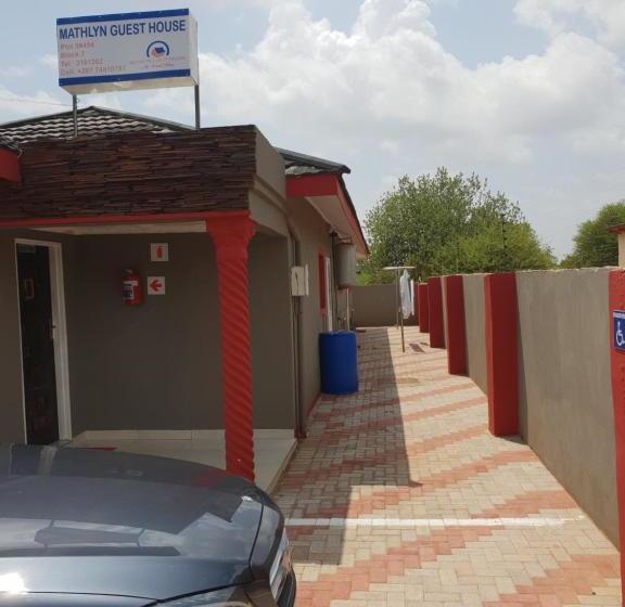 تختخواب و صبحانه Mathlyn Guesthouse Gaborone