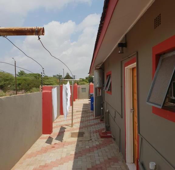 تختخواب و صبحانه Mathlyn Guesthouse Gaborone