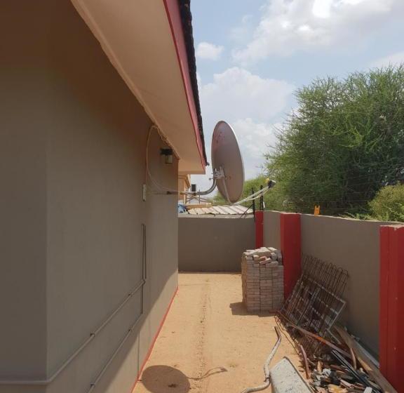 تختخواب و صبحانه Mathlyn Guesthouse Gaborone