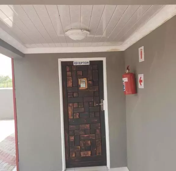 تختخواب و صبحانه Mathlyn Guesthouse Gaborone