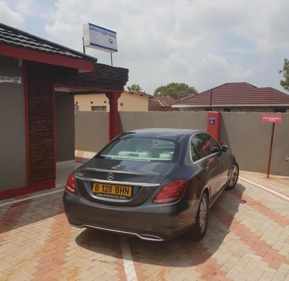 تختخواب و صبحانه Mathlyn Guesthouse Gaborone