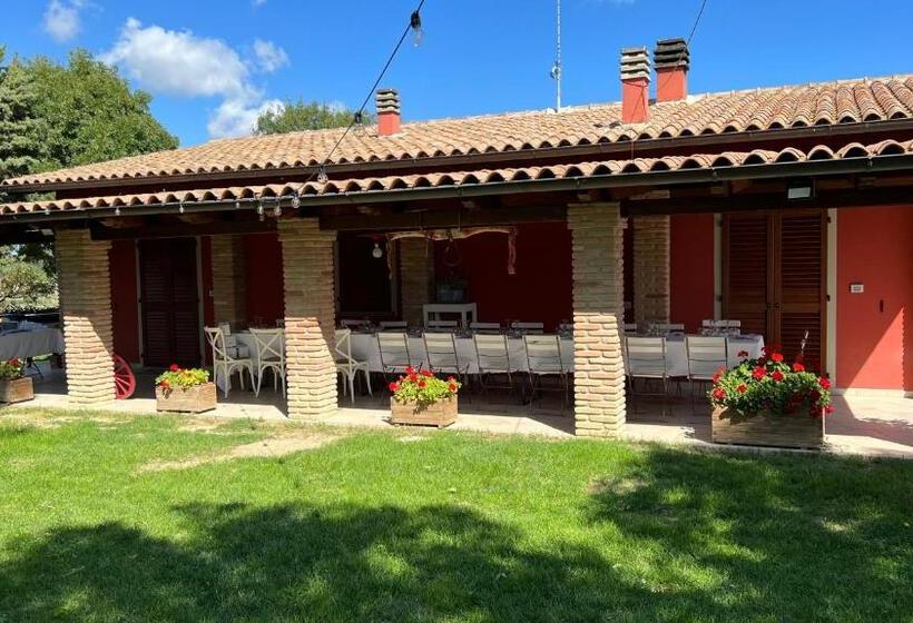 בית מלון כפרי Agriturismo Le Capannacce Urbania