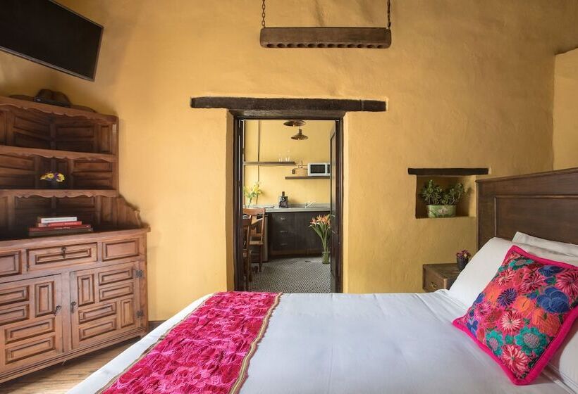 Отель Los Camilos