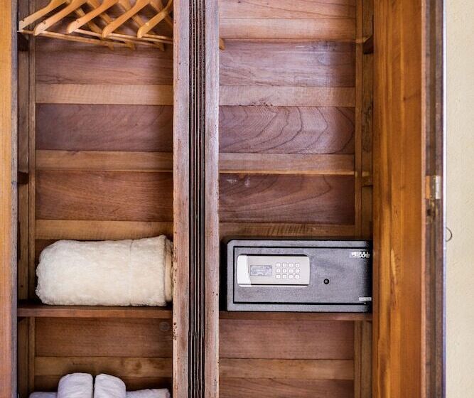 Отель Los Camilos