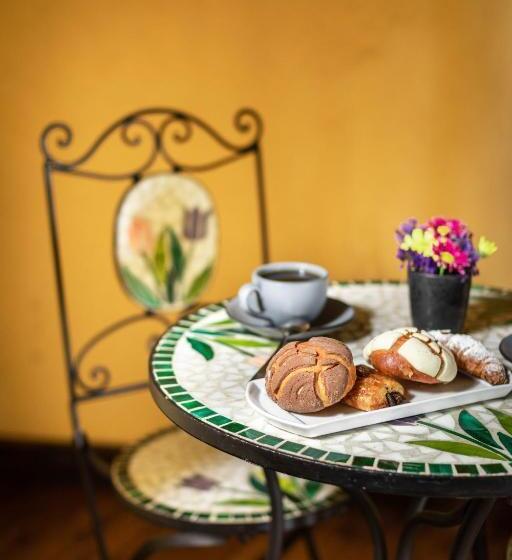 Отель Los Camilos