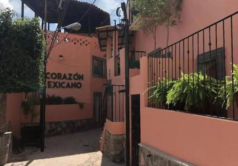 هتل Corazon Mexicano