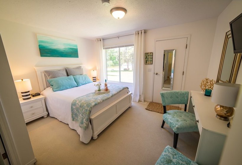 ホテル Lakeshore Boutique Inn Inc