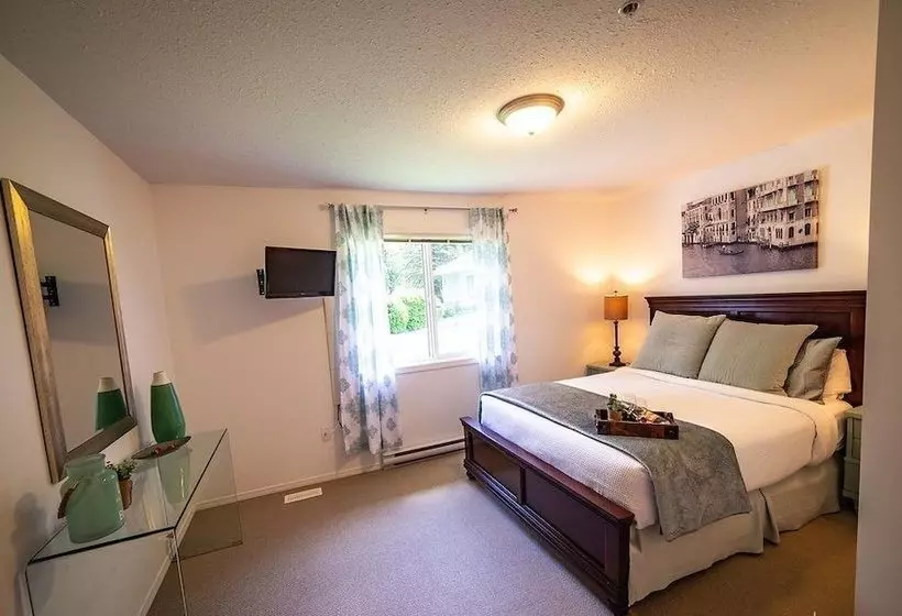 Hotelli Lakeshore Boutique Inn Inc