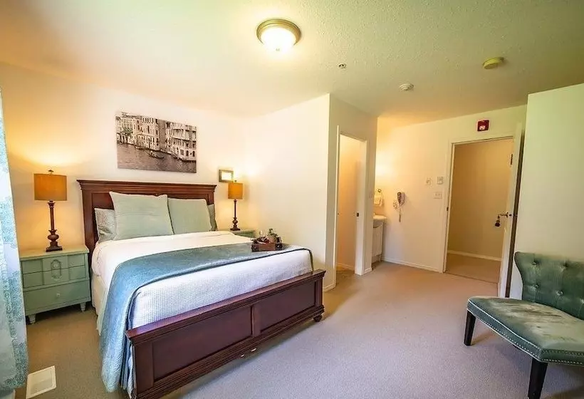 Hotelli Lakeshore Boutique Inn Inc