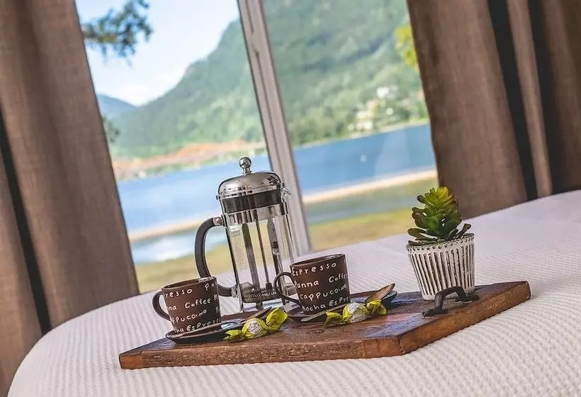 Hotelli Lakeshore Boutique Inn Inc