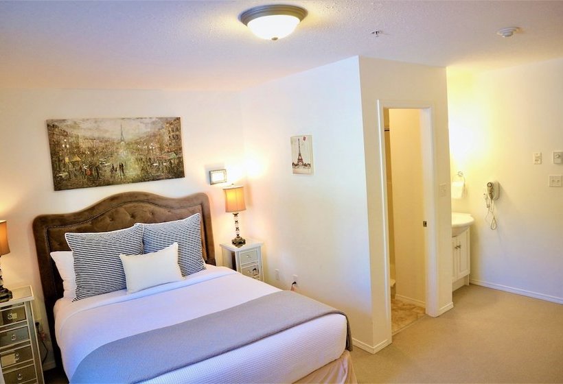 ホテル Lakeshore Boutique Inn Inc