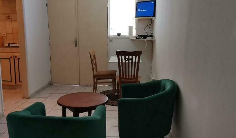 فندق Veronique Christine