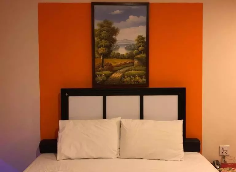 پانسیون Jirapa Modern Resort