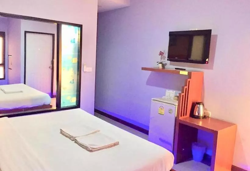 پانسیون Jirapa Modern Resort