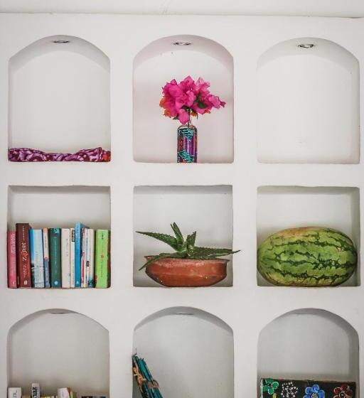 Hostel New Teddy's On The Beach