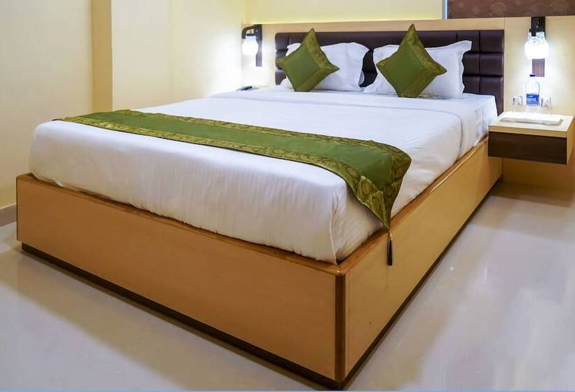 Hotel Treebo Oasis, Laxmisagar