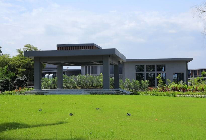 Hotel The Amaya Resort Kolkata Nh6