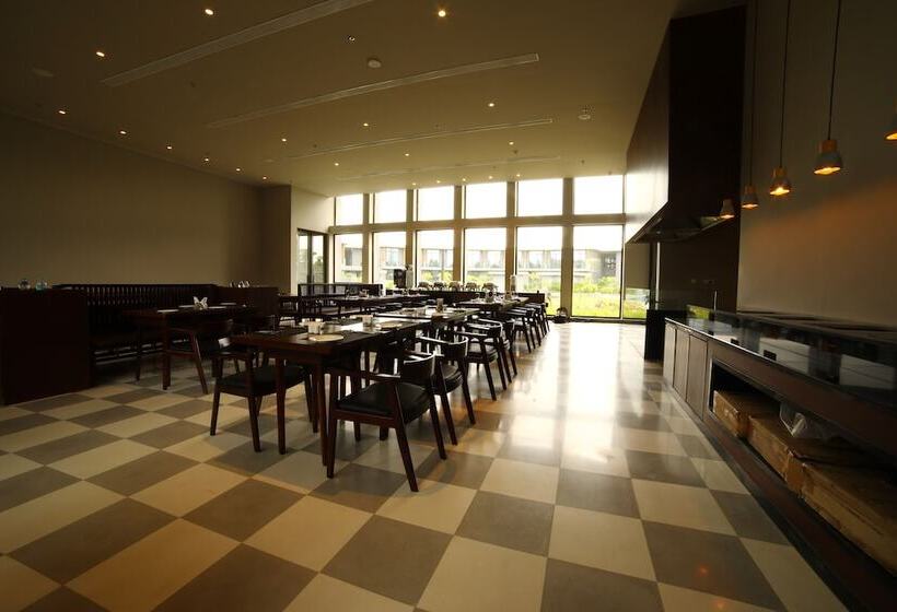 Hotel The Amaya Resort Kolkata Nh6