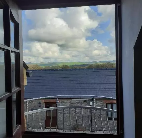 هتل The Carthouse