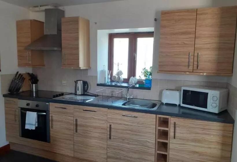 هتل The Carthouse