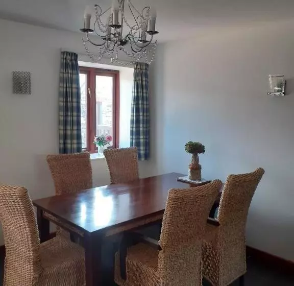 هتل The Carthouse