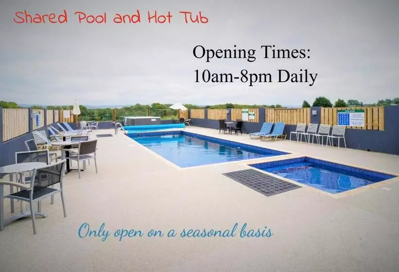 هتل The Carthouse