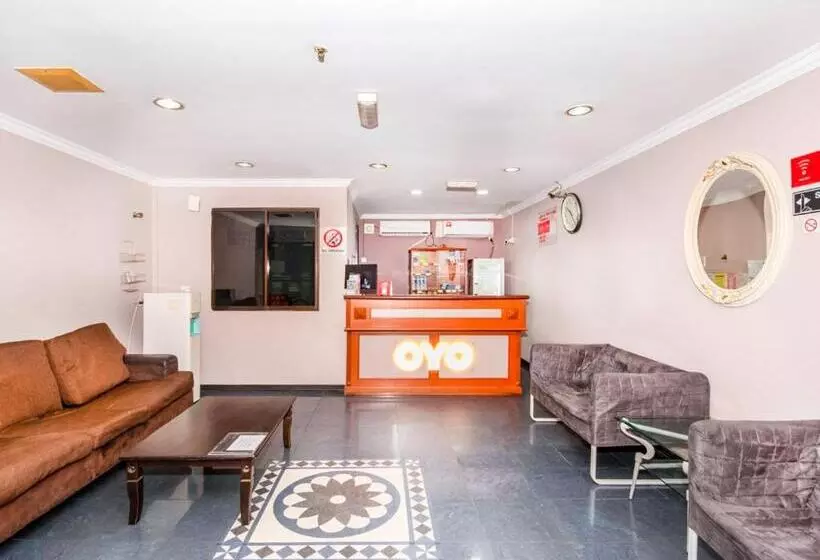 Oyo 472 Comfort Hotel 1