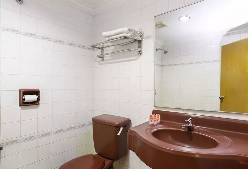 Oyo 472 Comfort Hotel 1