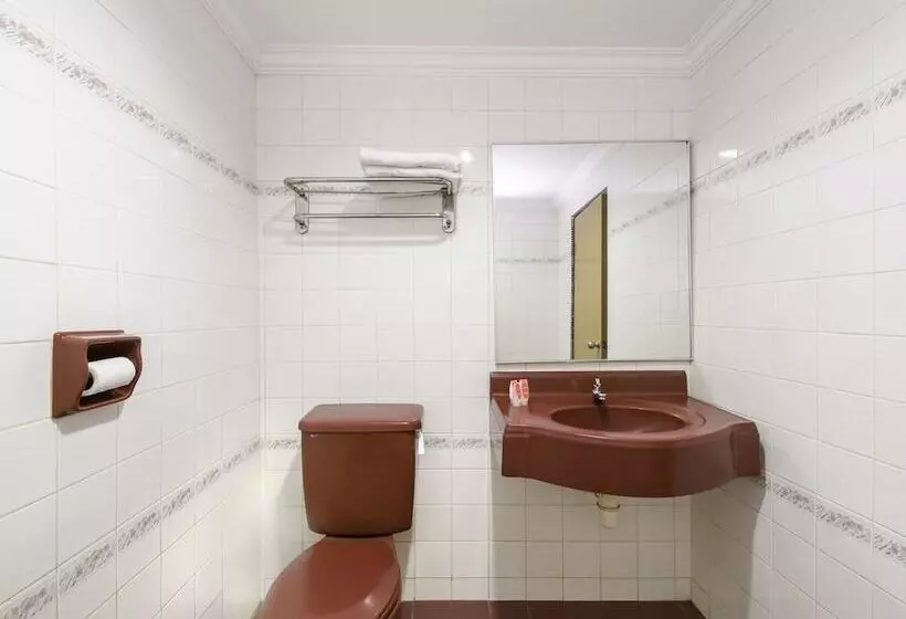 Oyo 472 Comfort Hotel 1